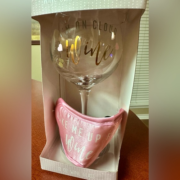 NWT Wine Glass + Eyemask Gift Set “I’m On Cloud Wine” Cute Pink Sleep Mask - Picture 3 of 8